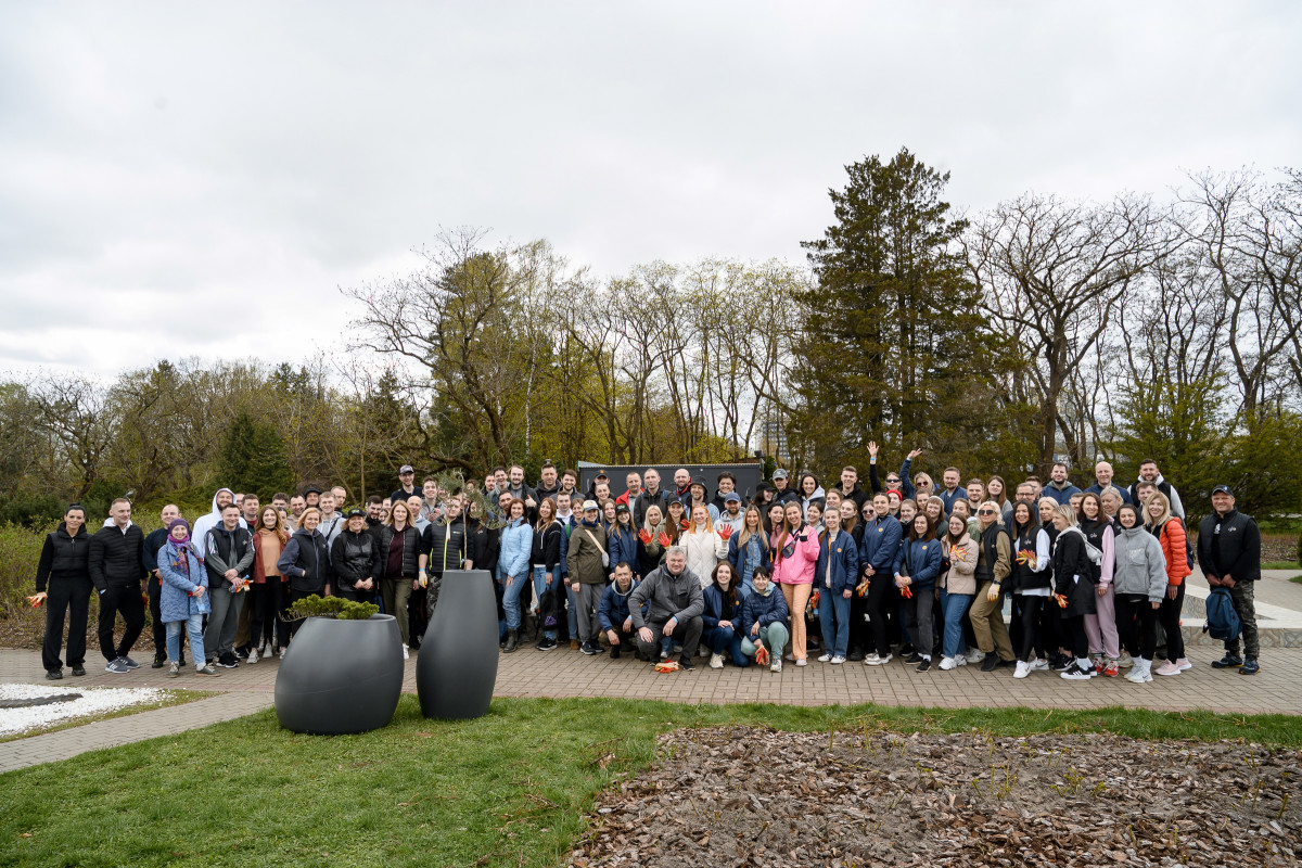 On April 12, 2024, a volunteer event with ITMS took place in the Central Botanical Garden